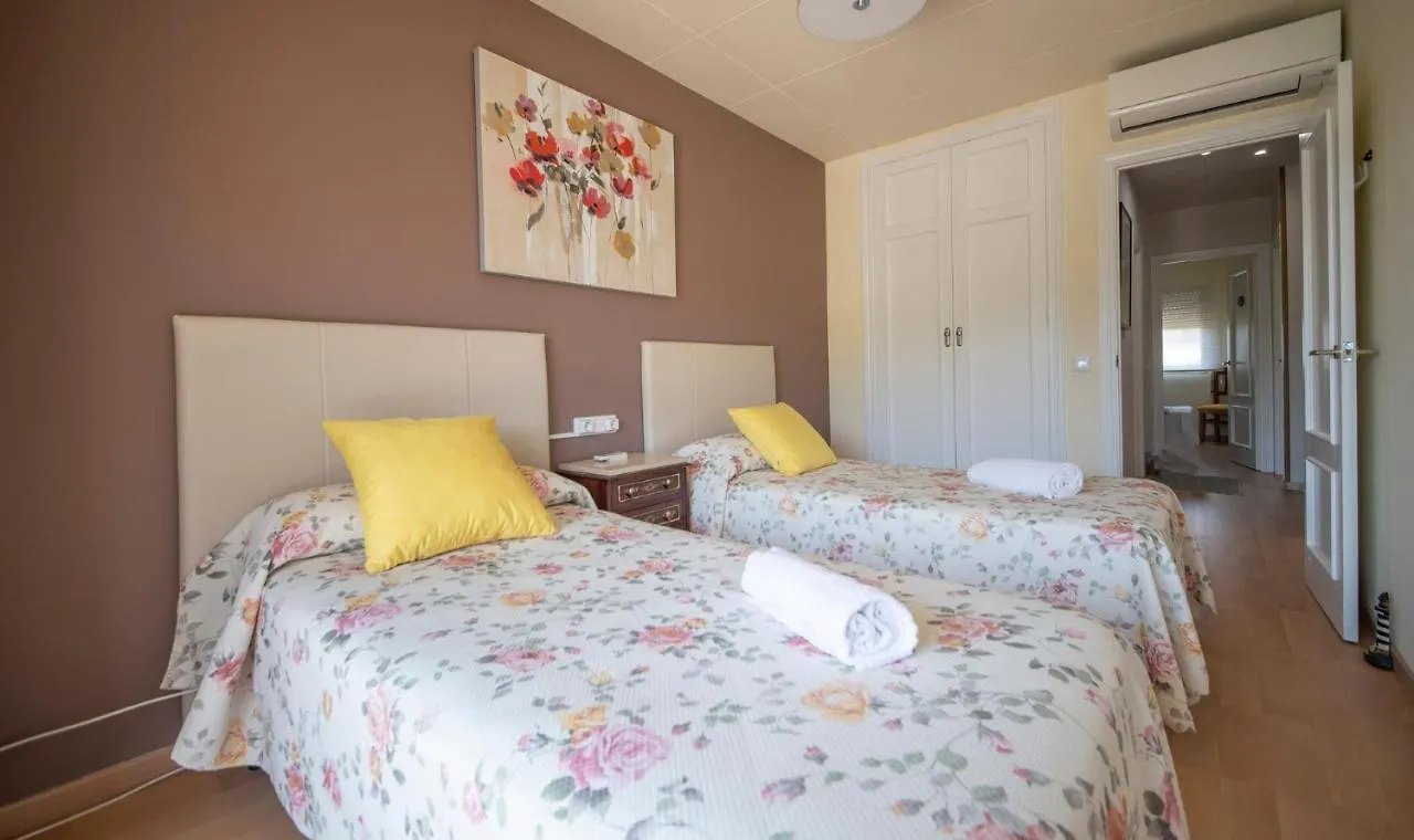 Tarracohomes, Th156 Casa Roser Familiar Y Con Piscina Compartida Tarragona 0*,  Spain