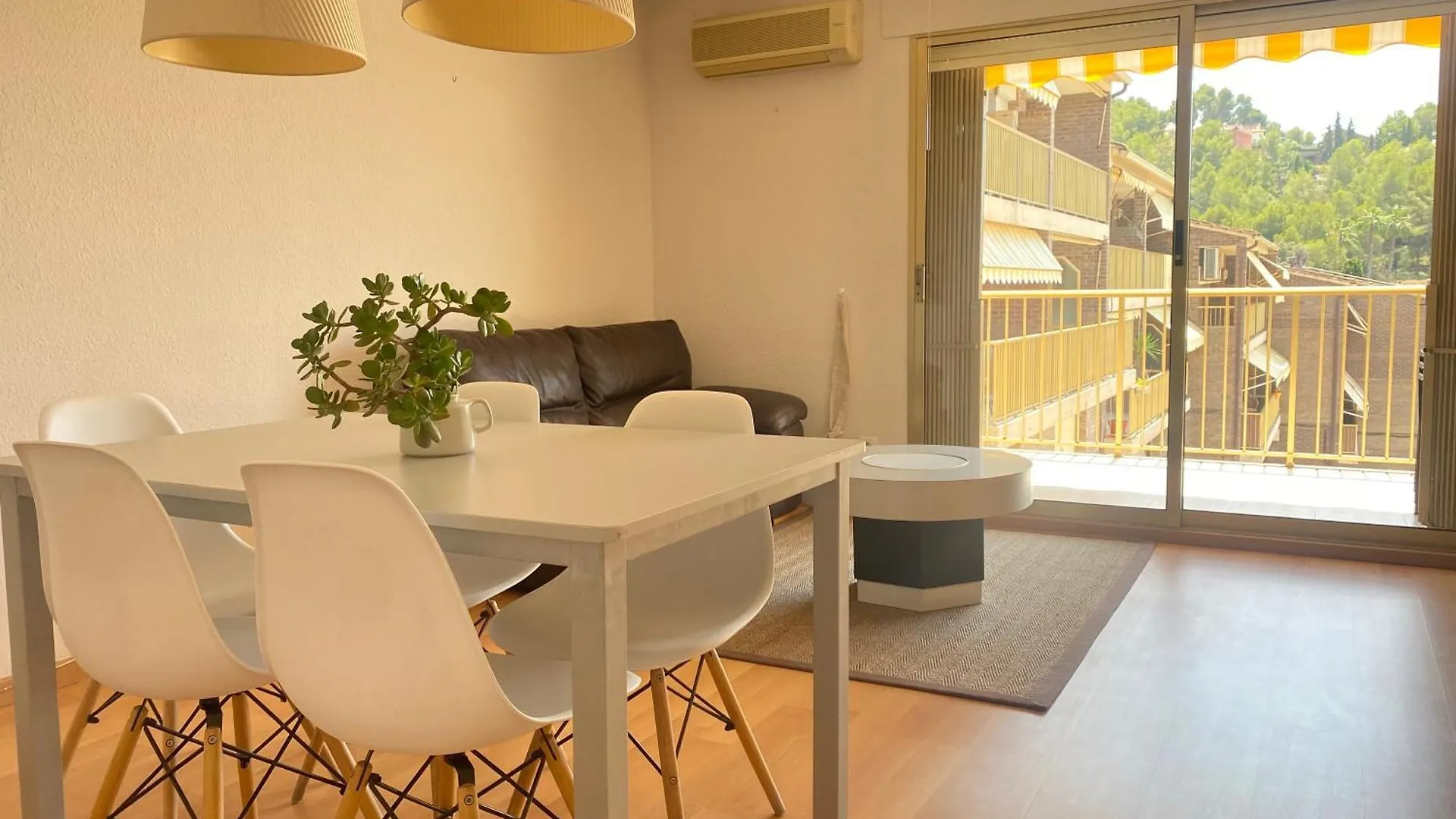 Holiday home Tarracohomes, Th156 Casa Roser Familiar Y Con Piscina Compartida Tarragona