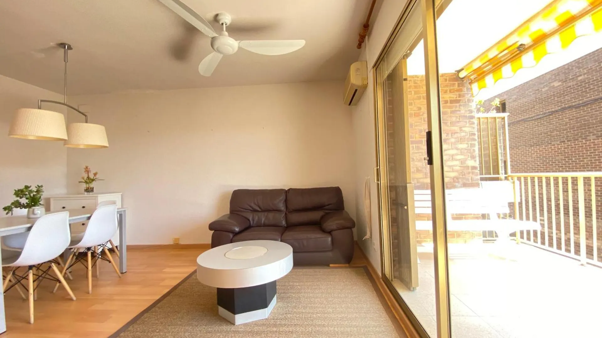 Tarracohomes, Th156 Casa Roser Familiar Y Con Piscina Compartida Tarragona 0*,  Spain